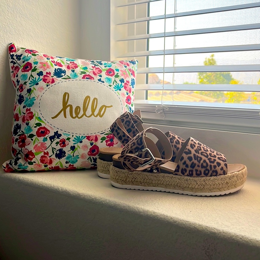 Women’s leopard print platform sandals